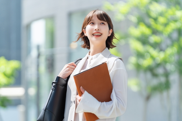 【楽な人生】つらい仕事をやめて、ゆるくラクな仕事をするべき理由
